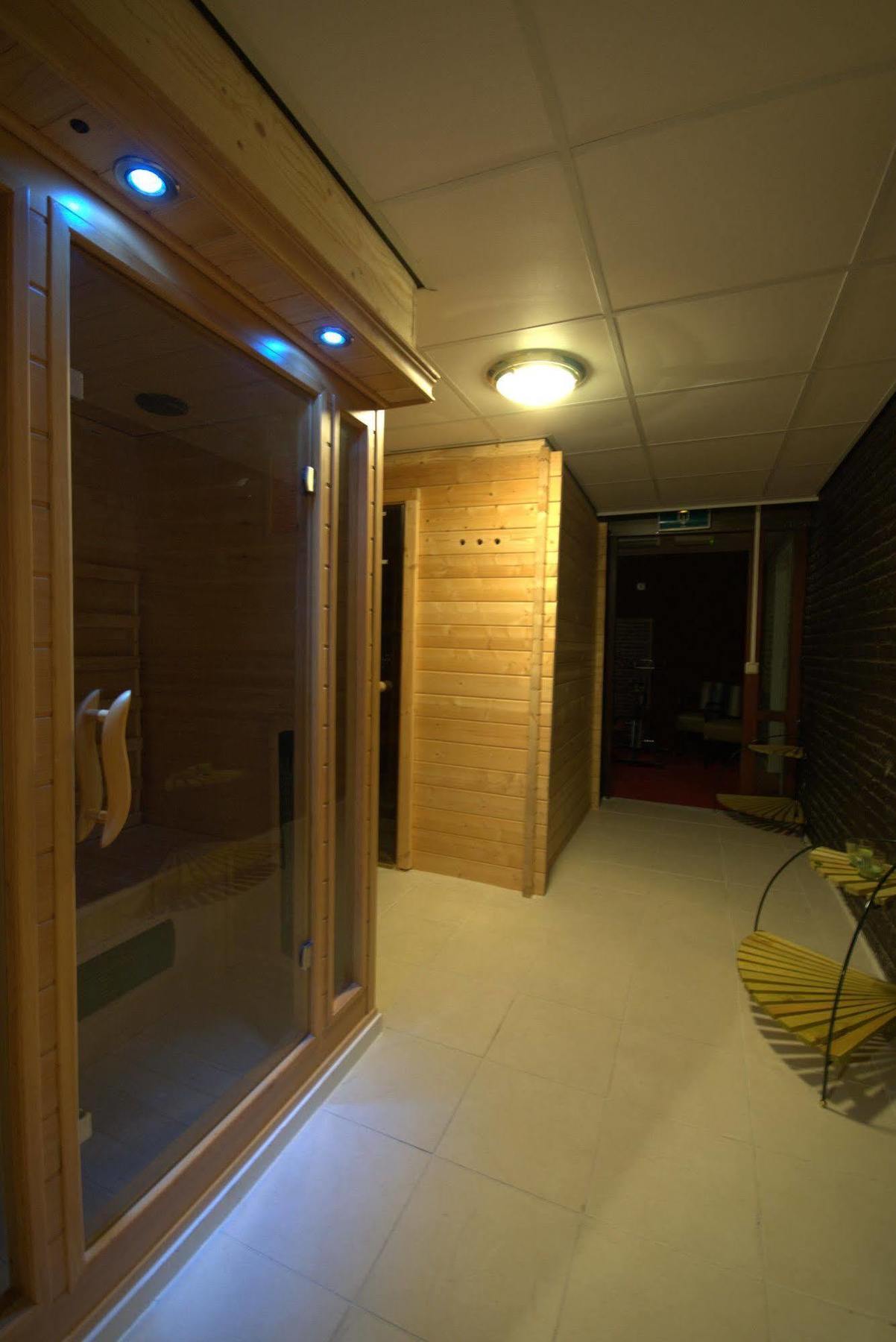 Hotel Restaurant Victoria Winschoten Esterno foto